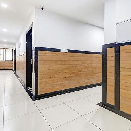 Oyo Townhouse 595 Majestic Inn Kochi المظهر الخارجي الصورة