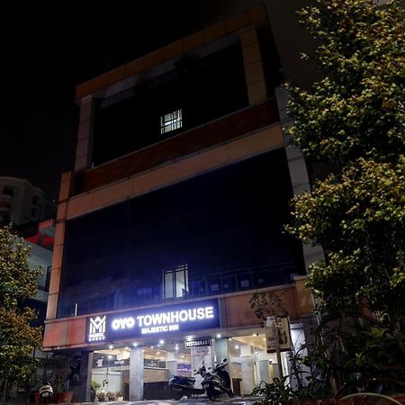 Oyo Townhouse 595 Majestic Inn Kochi المظهر الخارجي الصورة