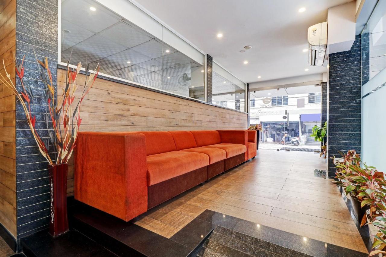 Oyo Townhouse 595 Majestic Inn Kochi المظهر الخارجي الصورة