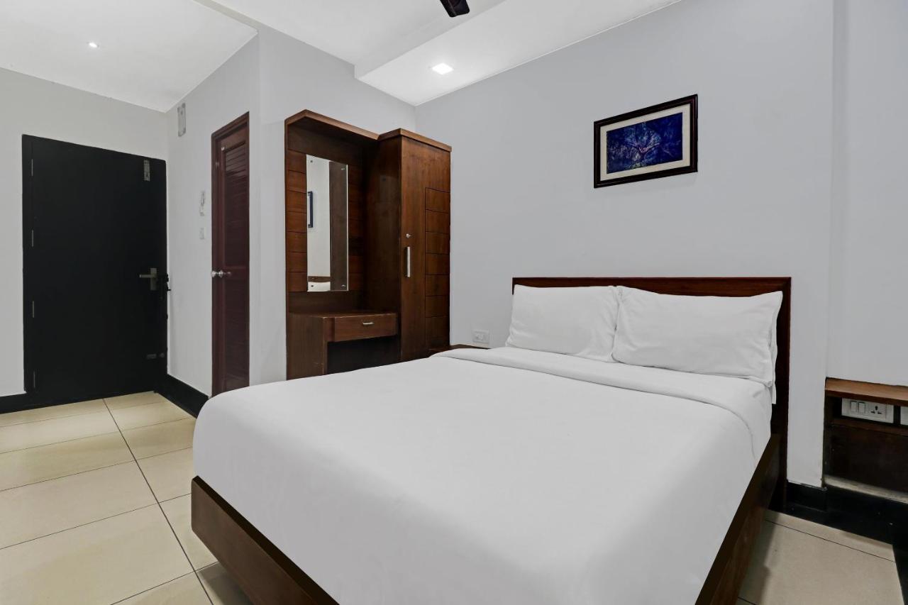 Oyo Townhouse 595 Majestic Inn Kochi المظهر الخارجي الصورة
