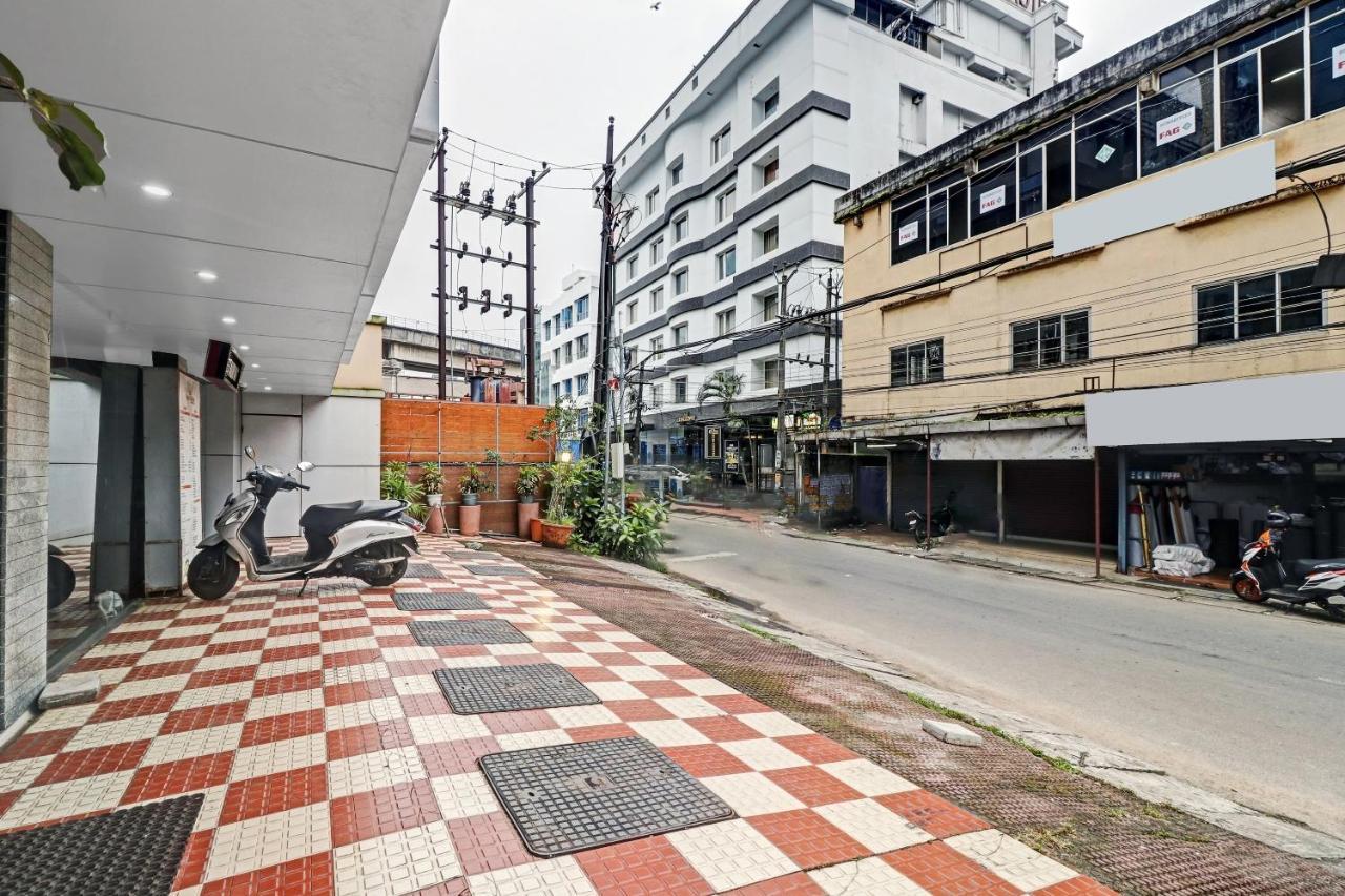Oyo Townhouse 595 Majestic Inn Kochi المظهر الخارجي الصورة