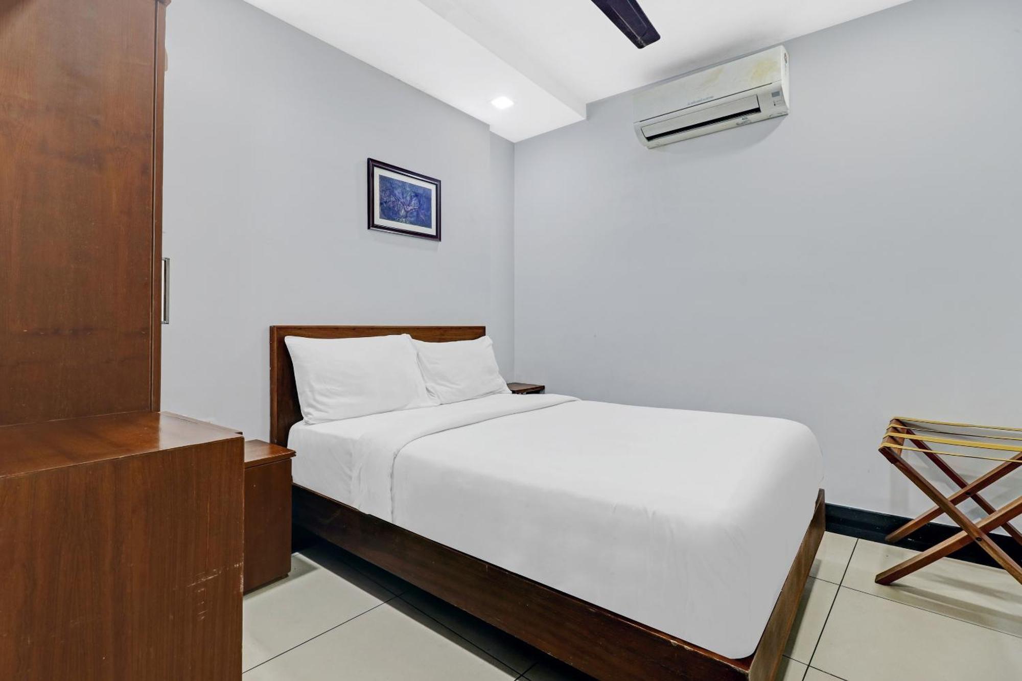 Oyo Townhouse 595 Majestic Inn Kochi المظهر الخارجي الصورة