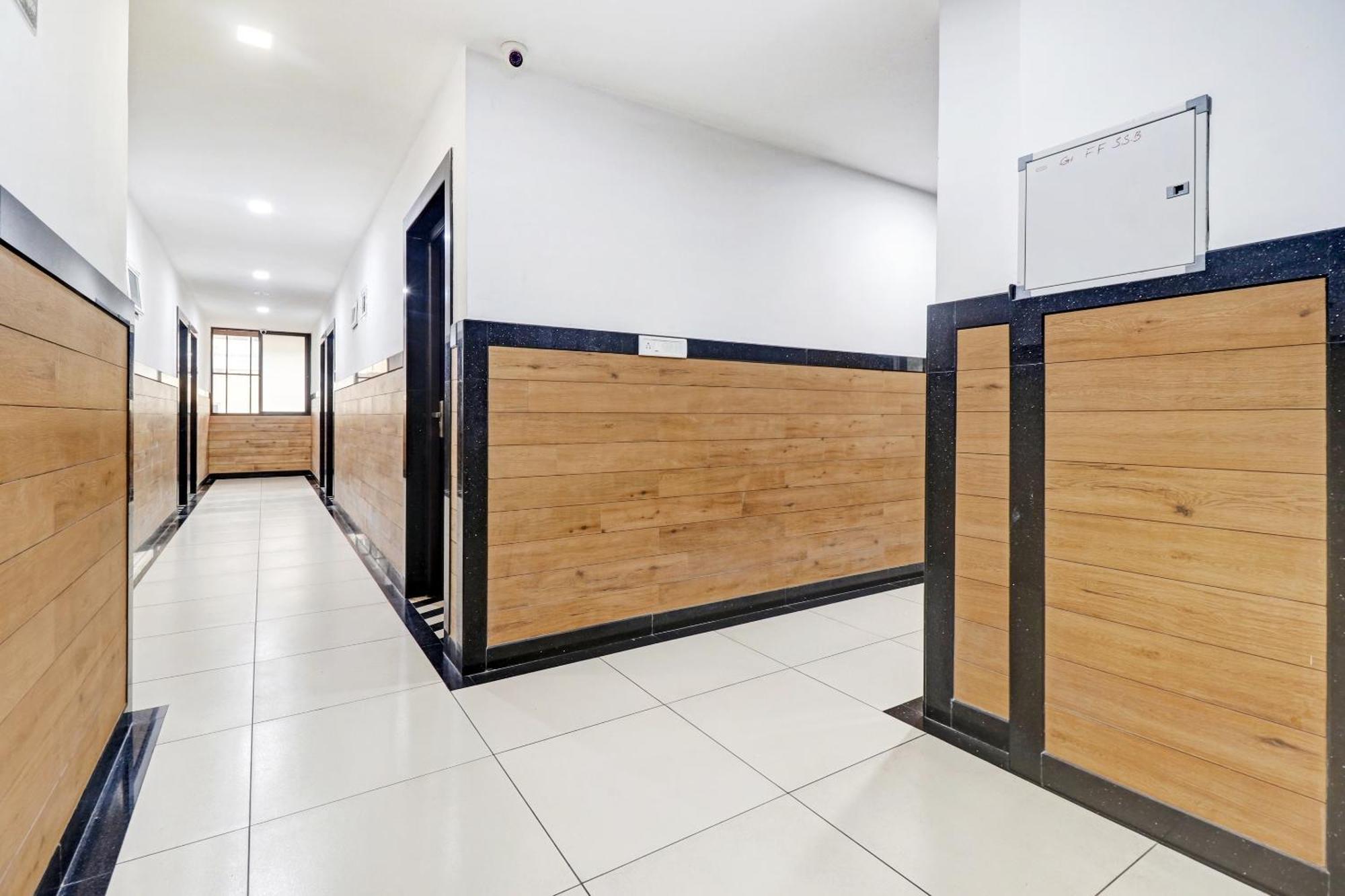 Oyo Townhouse 595 Majestic Inn Kochi المظهر الخارجي الصورة